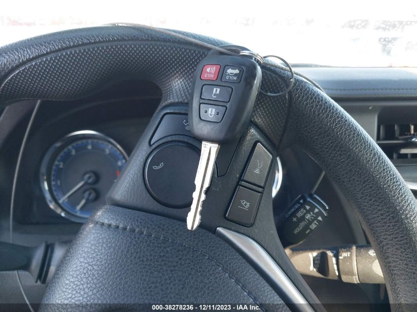 VIN 2T1BURHE2JC121606 2018 TOYOTA COROLLA L/LE/XLE/SE/XSE