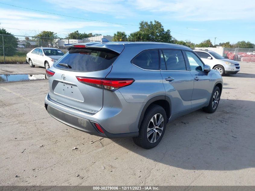 2022 TOYOTA HIGHLANDER XLE - 5TDGZRAH3NS125172