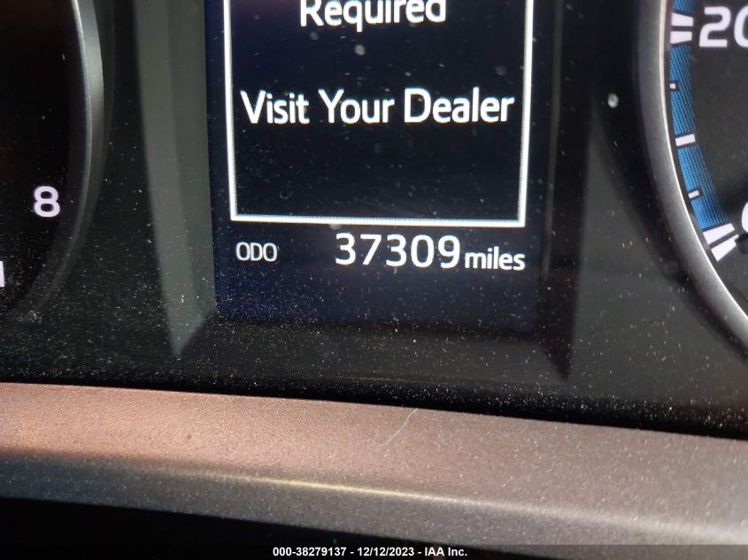 2018 TOYOTA RAV4 LE - 2T3BFREVXJW856144