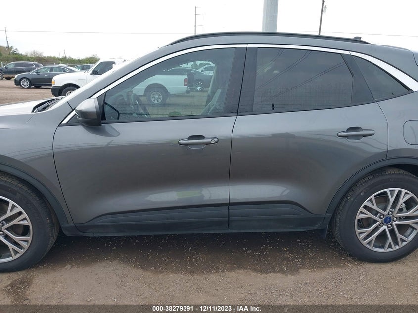 VIN 1FMCU0H64NUB84378 2022 FORD ESCAPE SEL