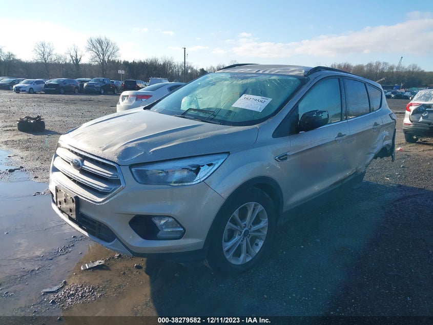 VIN 1FMCU0GD5JUD33651 2018 FORD ESCAPE SE
