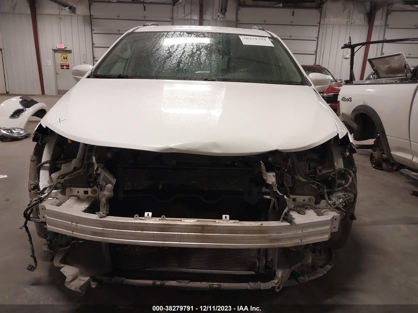VIN 2C4RC1BG9HR809822 2017 CHRYSLER PACIFICA TOURING L