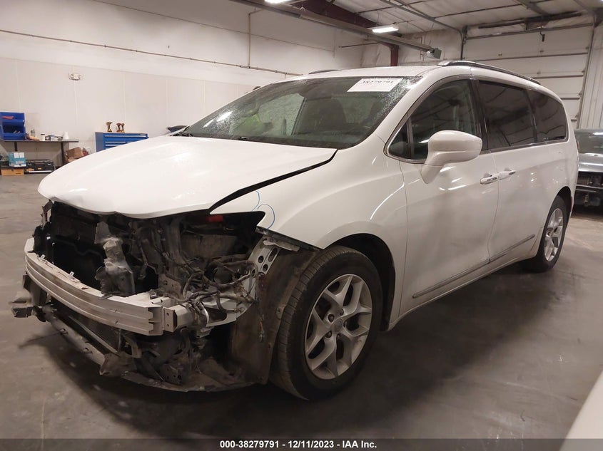 VIN 2C4RC1BG9HR809822 2017 CHRYSLER PACIFICA TOURING L