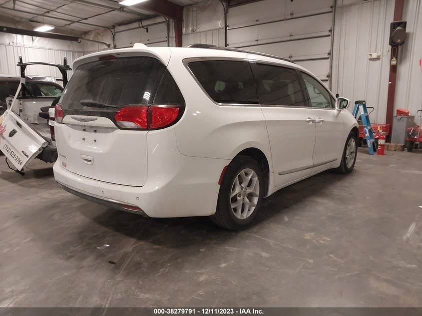 VIN 2C4RC1BG9HR809822 2017 CHRYSLER PACIFICA TOURING L