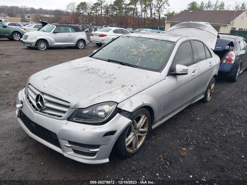 2013 MERCEDES-BENZ C-CLASS C 300 LUXURY/C 300 SPORT WDDGF8AB9DR295358