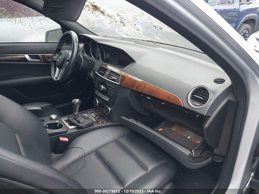 2013 MERCEDES-BENZ C-CLASS C 300 LUXURY/C 300 SPORT WDDGF8AB9DR295358