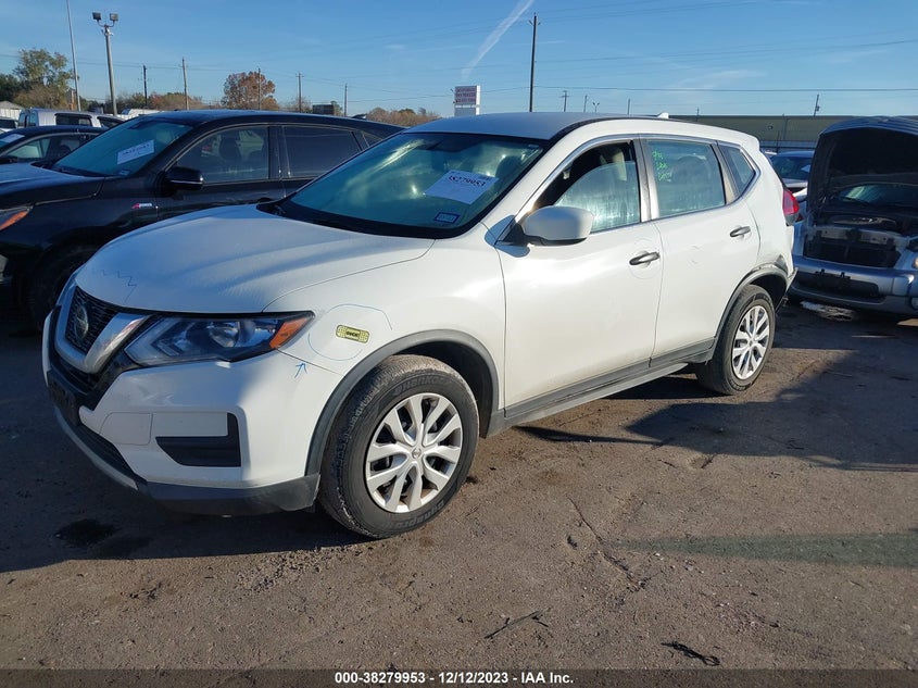 VIN KNMAT2MV9JP567796 2018 NISSAN ROGUE S/SV