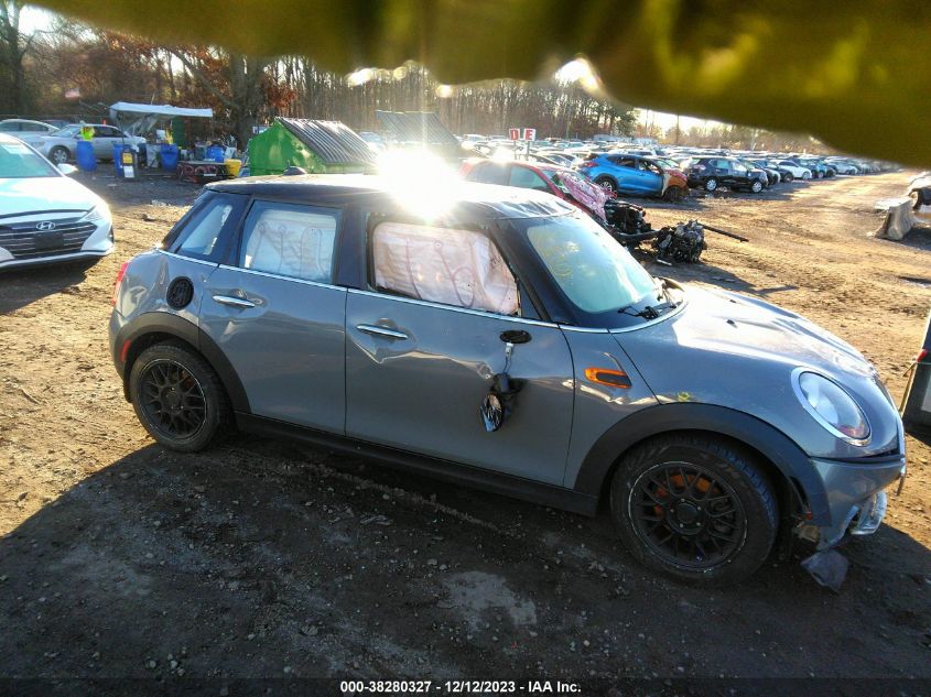 2016 MINI COOPER HARDTOP 4 DOOR COOPER M6 - WMWXU1C5XG2D11045