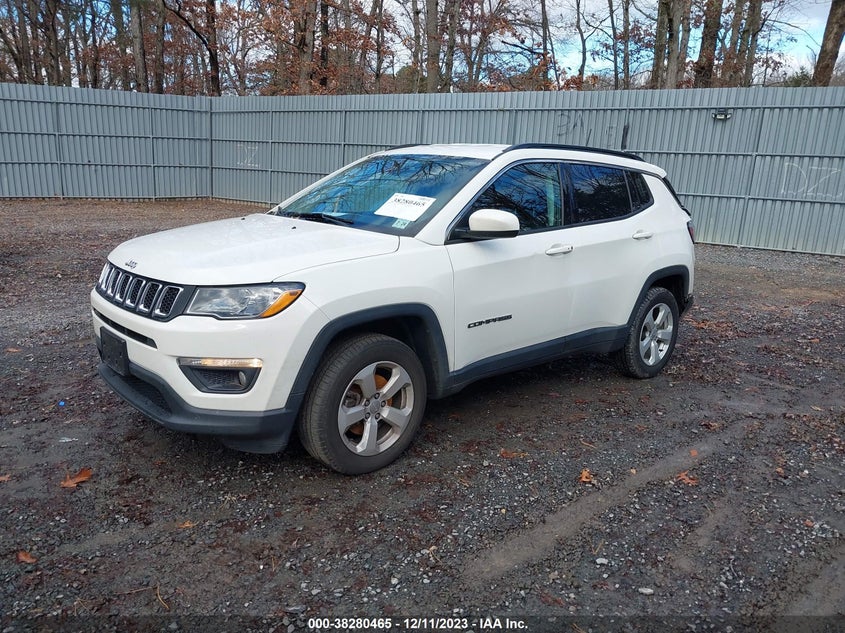 VIN 3C4NJDBB3KT760955 2019 JEEP COMPASS LATITUDE 4X4