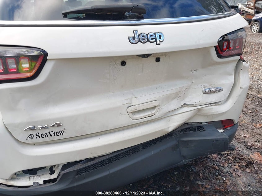 VIN 3C4NJDBB3KT760955 2019 JEEP COMPASS LATITUDE 4X4