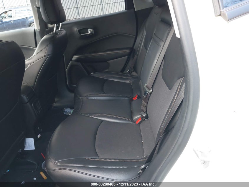 VIN 3C4NJDBB3KT760955 2019 JEEP COMPASS LATITUDE 4X4