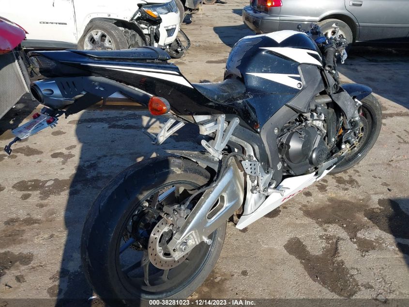 2016 HONDA CBR JH2PC4OJ1GK200882