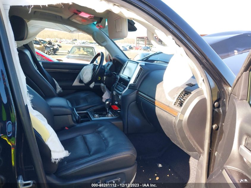 2017 TOYOTA LAND CRUISER V8 A8 - JTMCY7AJ2H4059898