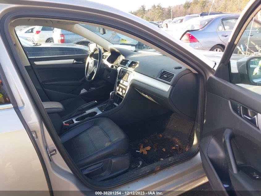 2013 VOLKSWAGEN PASSAT SE - 1VWBP7A3XDC082553