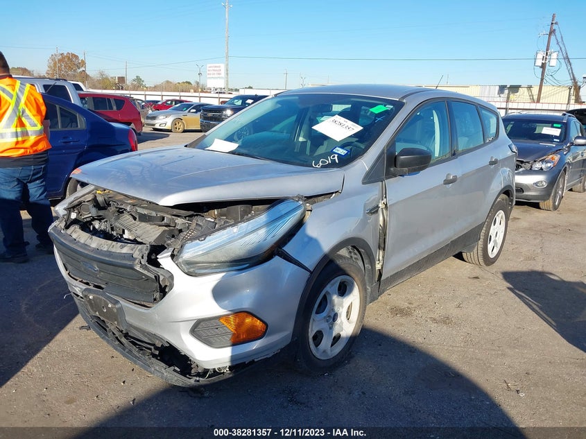 VIN 1FMCU0F7XHUD66019 2017 FORD ESCAPE S
