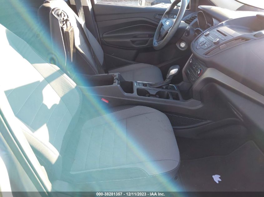 VIN 1FMCU0F7XHUD66019 2017 FORD ESCAPE S