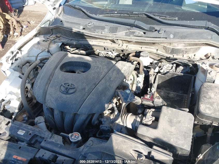 VIN 3MYDLBYV9KY526352 2019 TOYOTA YARIS L/LE/XLE