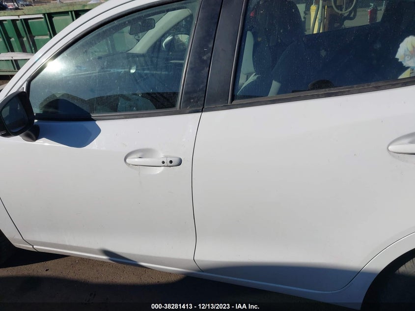 VIN 3MYDLBYV9KY526352 2019 TOYOTA YARIS L/LE/XLE