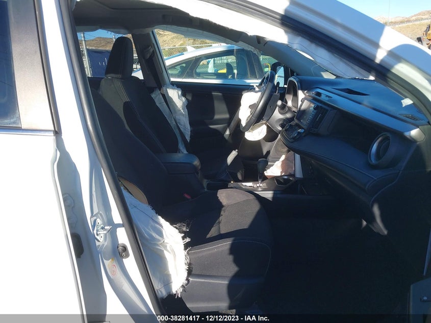 VIN JTMWFREV2HD102275 2017 TOYOTA RAV4 XLE