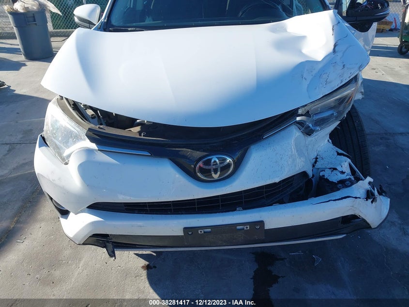 VIN JTMWFREV2HD102275 2017 TOYOTA RAV4 XLE