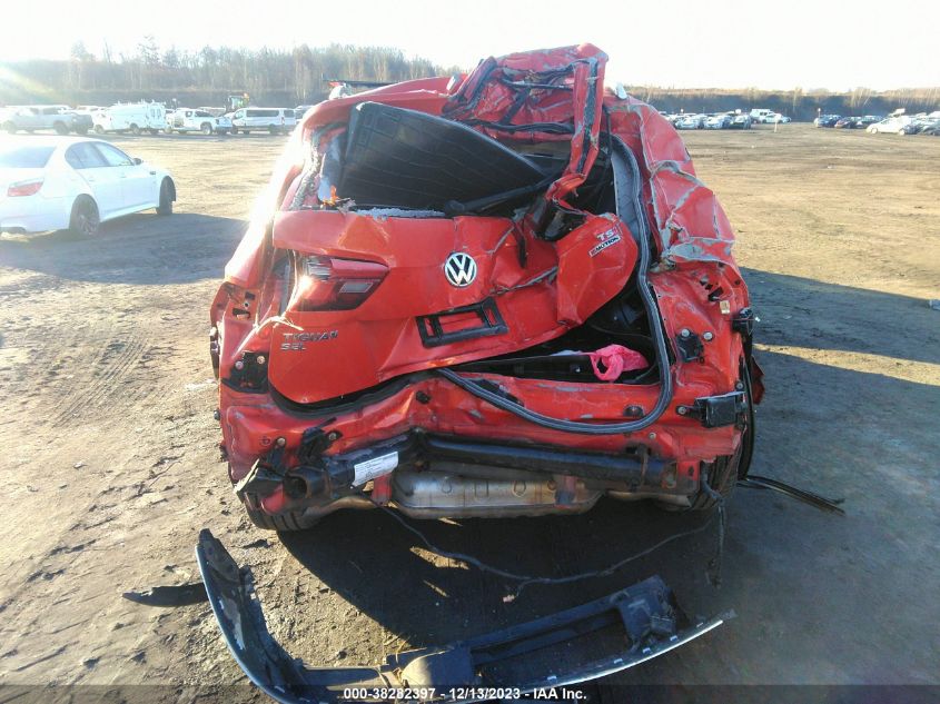 2018 VOLKSWAGEN TIGUAN SEL PREMIUM - 3VV4B7AX1JM126805