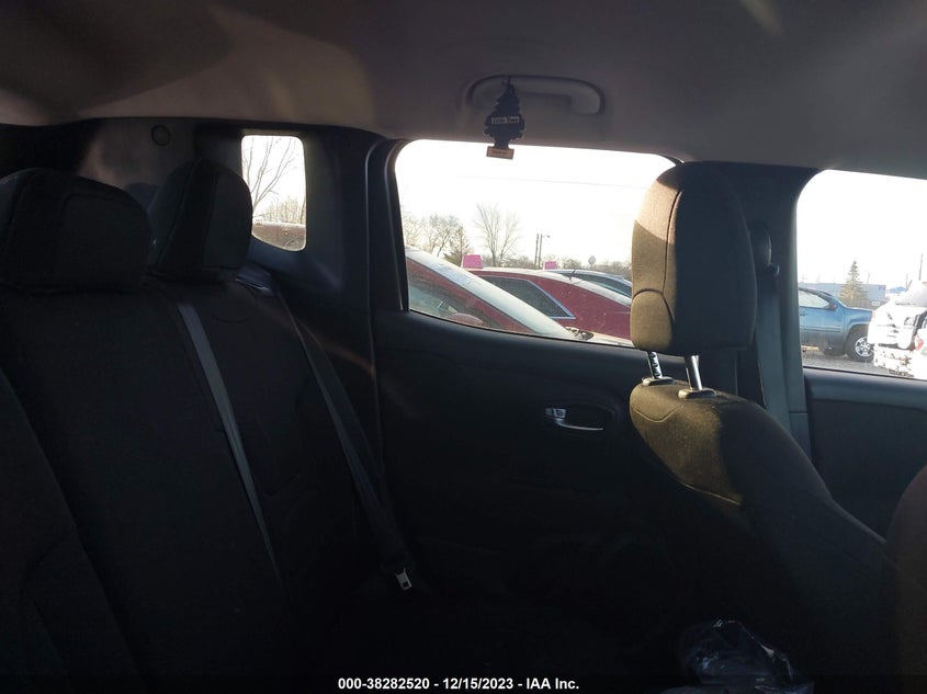 VIN ZACNJCBB6MPM24444 2021 JEEP RENEGADE LATITUDE FWD