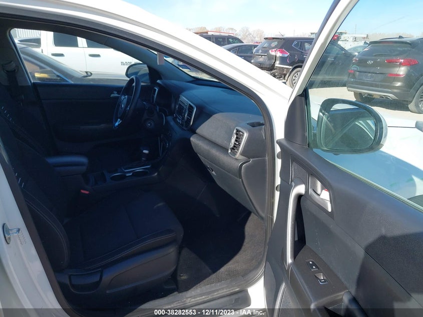 VIN KNDPM3AC3J7310004 2018 KIA SPORTAGE LX