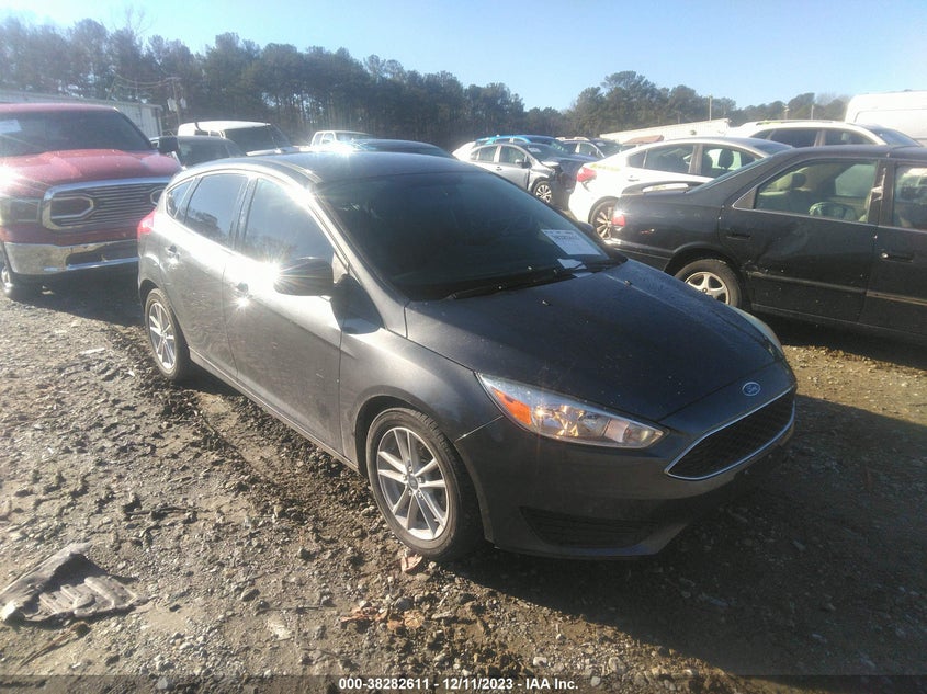 VIN 1FADP3K28JL302221 2018 FORD FOCUS SE
