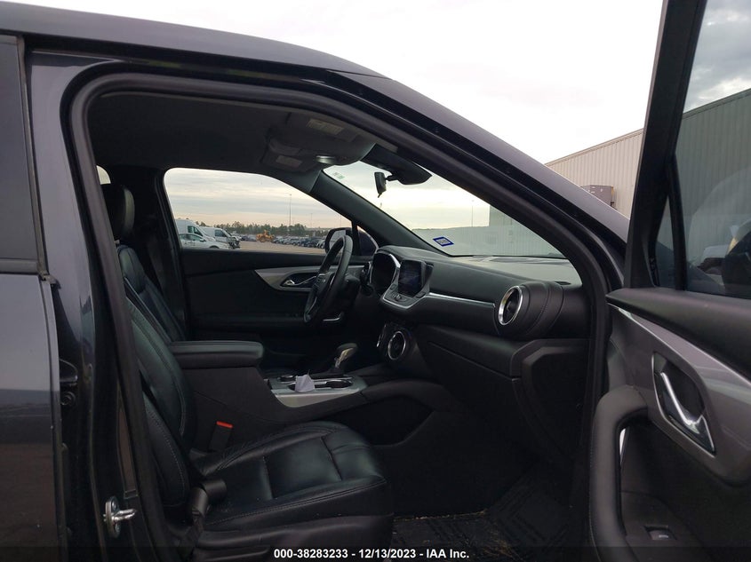 VIN 3GNKBCRS0MS580963 2021 CHEVROLET BLAZER 2LT