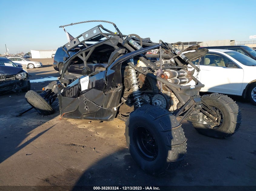 VIN 3JBVNAW41JK000755 2018 CAN-AM MAVERICK X3 MAX X RS TURBO R