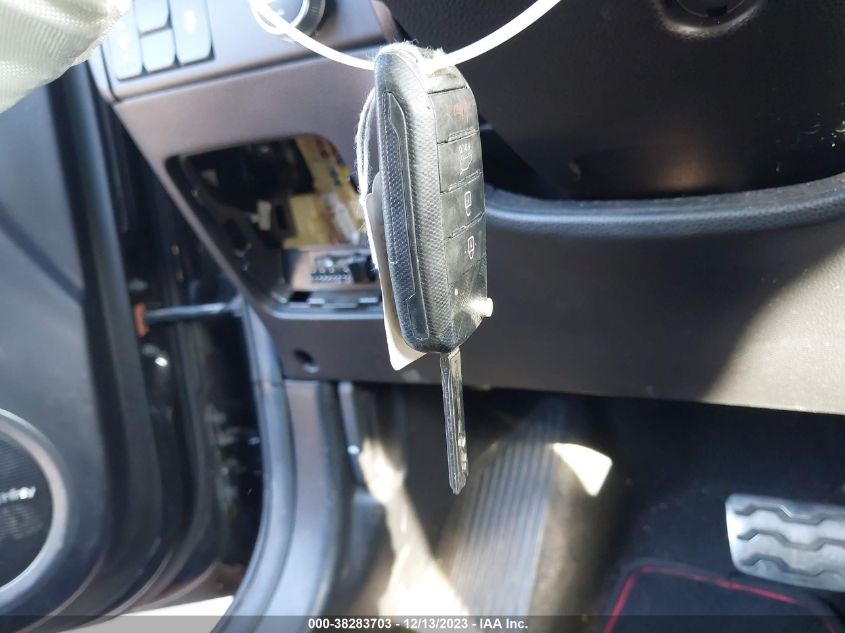 2015 KIA SOUL + - KNDJP3A50F7773708