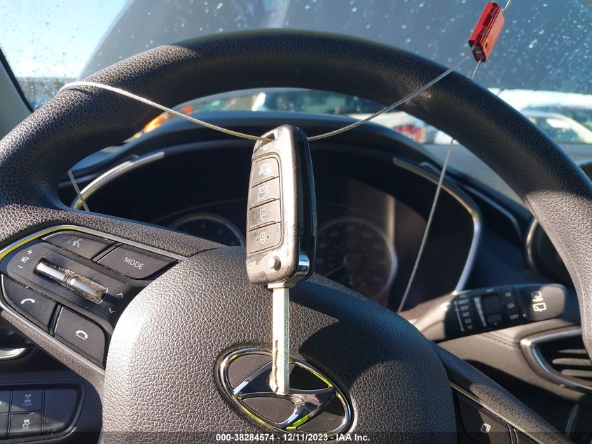 VIN 5NMS2CAD1KH109639 2019 HYUNDAI SANTA FE SE