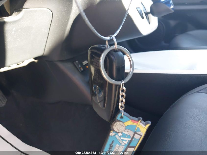 2016 TOYOTA PRIUS FOUR TOURING - JTDKARFU5G3503004