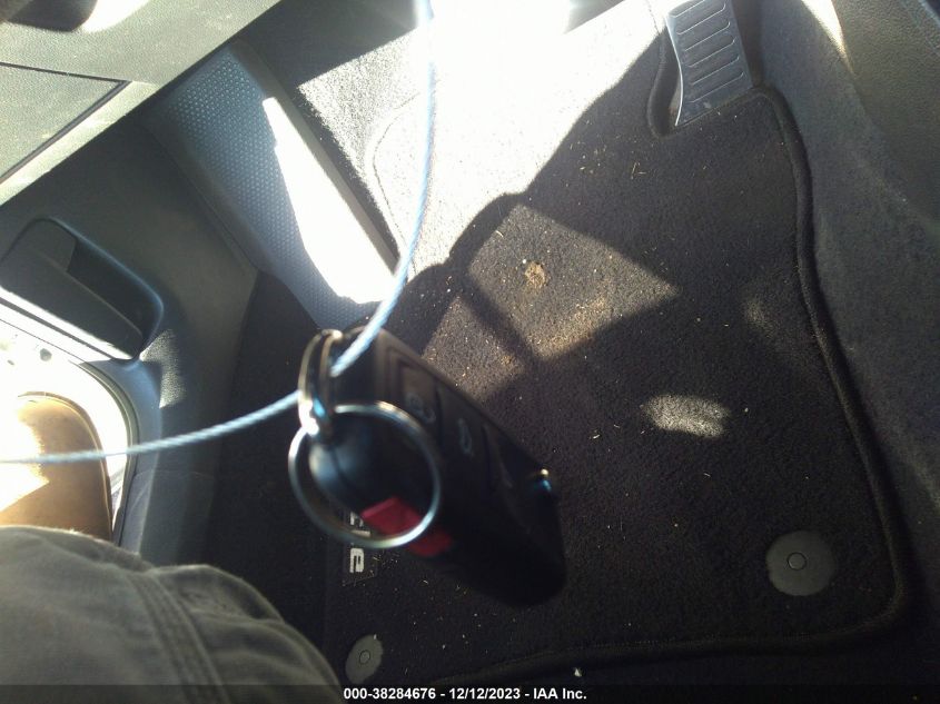 2013 VOLKSWAGEN BEETLE TURBO - 3VWV67AT6DM600592