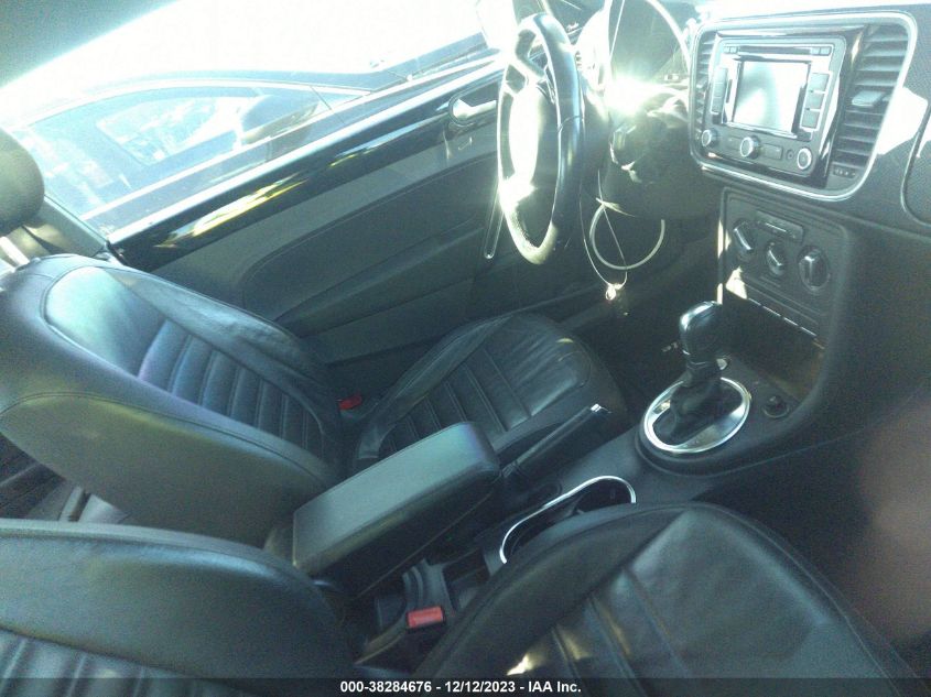2013 VOLKSWAGEN BEETLE TURBO - 3VWV67AT6DM600592