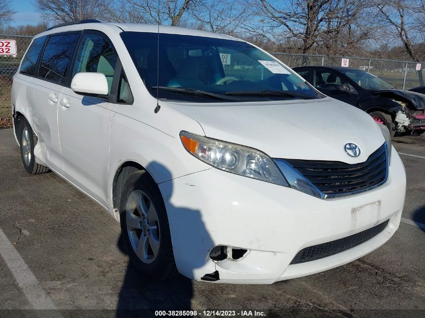 2013 TOYOTA SIENNA LE V6 7 PASSENGER AUTO ACCESS SEAT/LE V6 8 PASSENGER - 5TDKK3DC7D5380014
