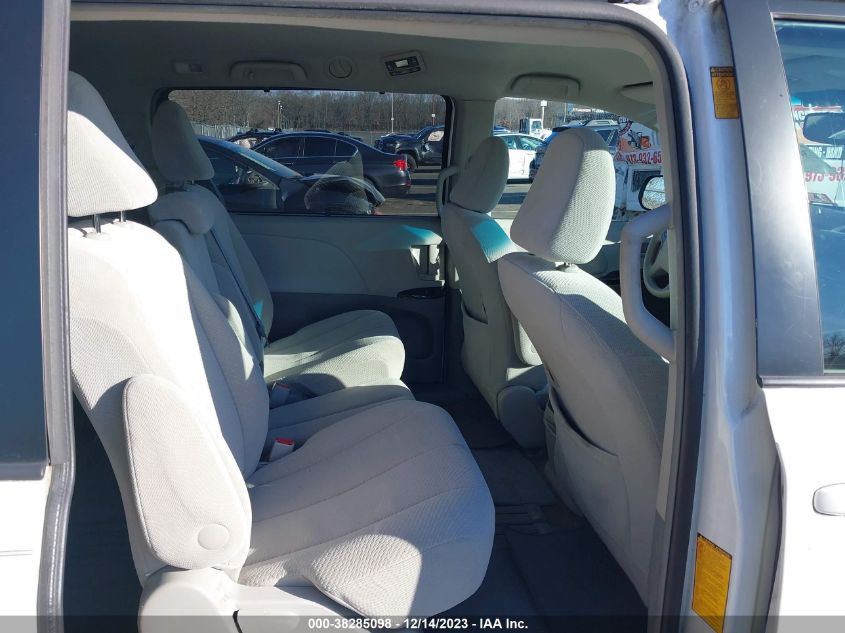 2013 TOYOTA SIENNA LE V6 7 PASSENGER AUTO ACCESS SEAT/LE V6 8 PASSENGER - 5TDKK3DC7D5380014