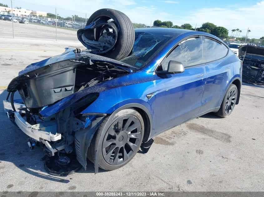 VIN 7SAYGDEE5NA003026 2022 TESLA MODEL Y