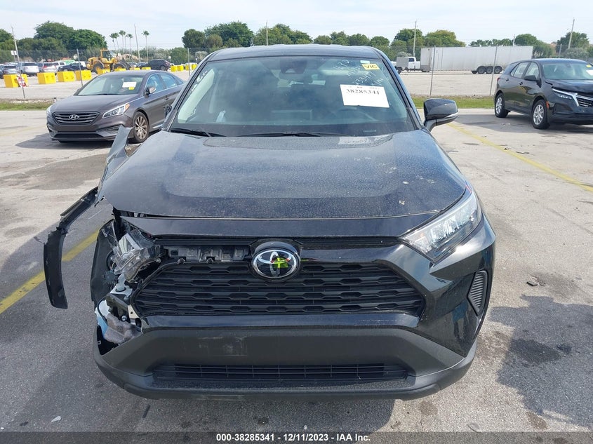 VIN 2T3K1RFV1NW233417 2022 TOYOTA RAV4 LE