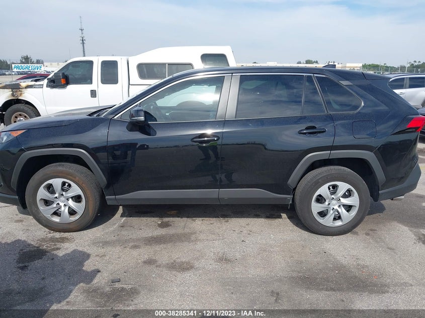 VIN 2T3K1RFV1NW233417 2022 TOYOTA RAV4 LE