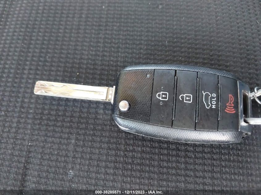 2015 KIA SORENTO LX - 5XYKTCA68FG561005