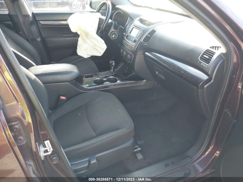 2015 KIA SORENTO LX - 5XYKTCA68FG561005