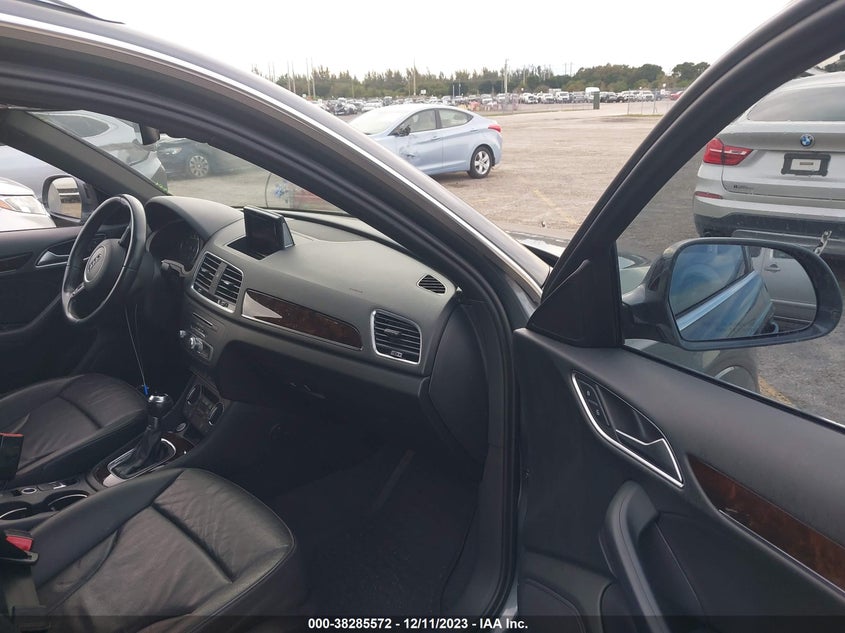 VIN WA1HCCFS1HR005570 2017 AUDI Q3 2.0T PREMIUM