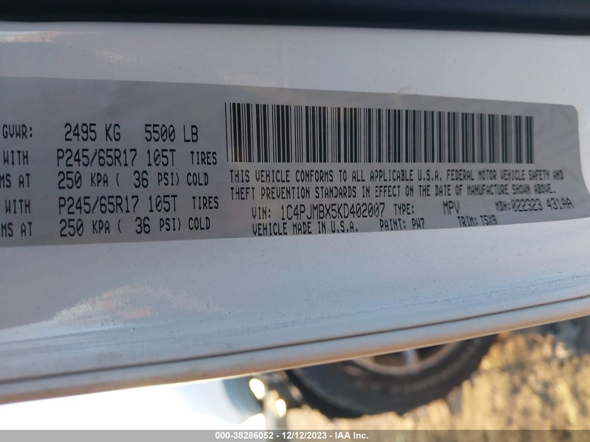 VIN 1C4PJMBX5KD402007 2019 JEEP CHEROKEE TRAILHAWK