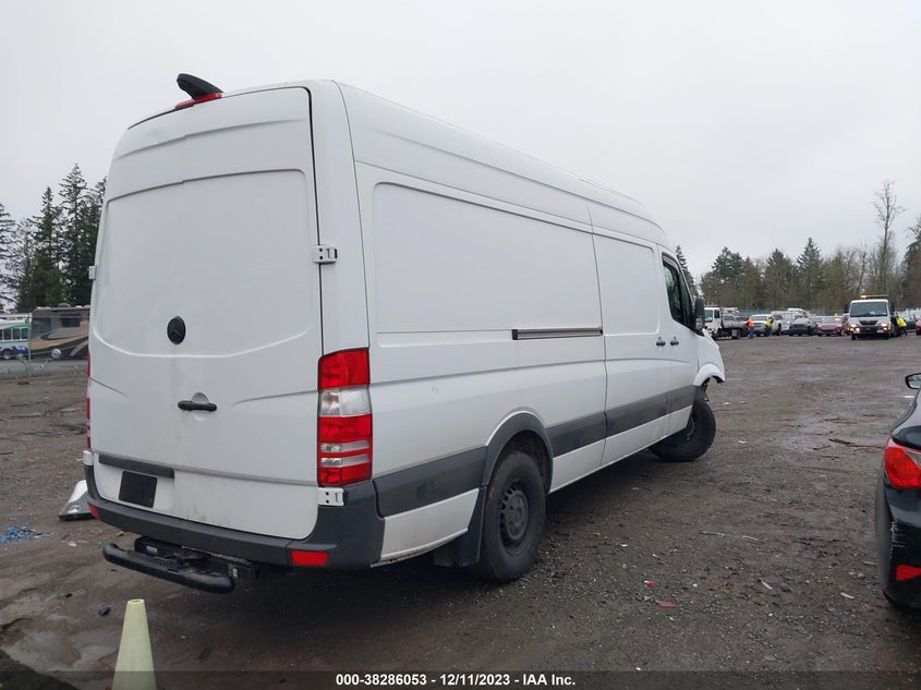VIN WD3PE8CD2JP615939 2018 MERCEDES-BENZ SPRINTER 2500 HIGH ROOF V6