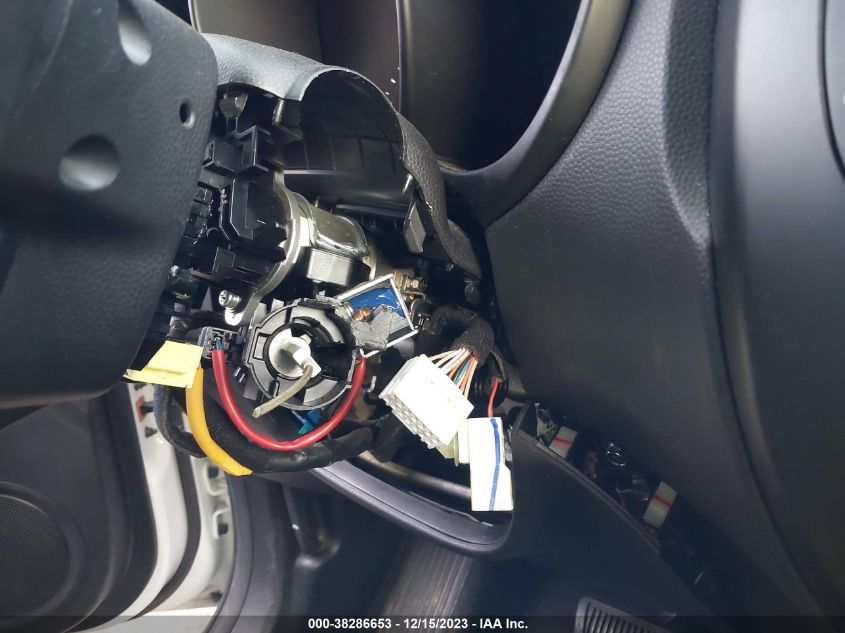 2015 KIA SOUL + - KNDJP3A50F7787558