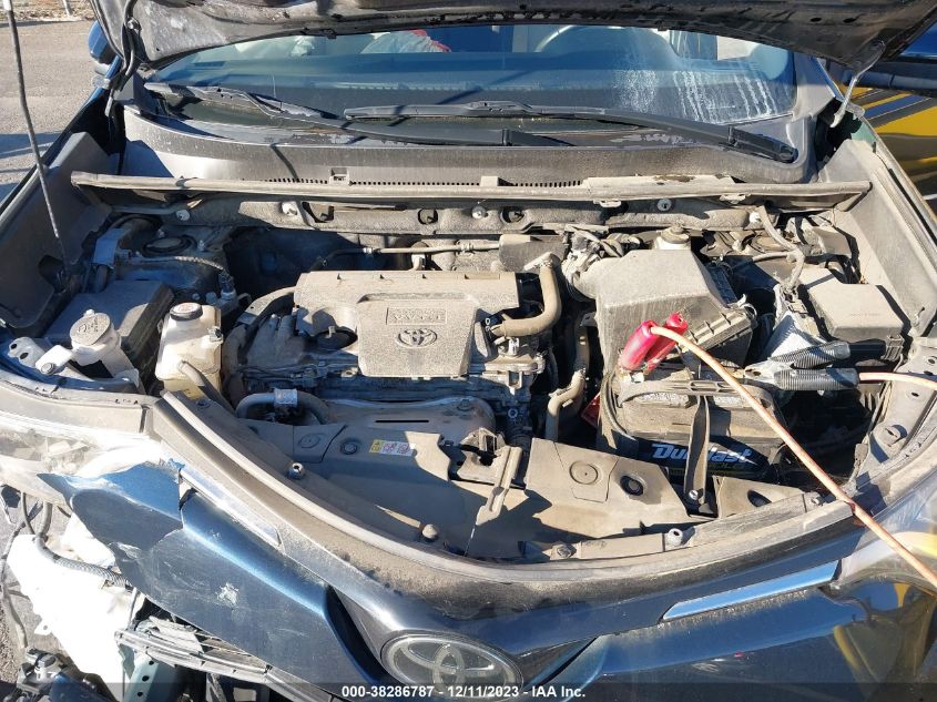 2018 TOYOTA RAV4 XLE - JTMRFREVXJJ239646
