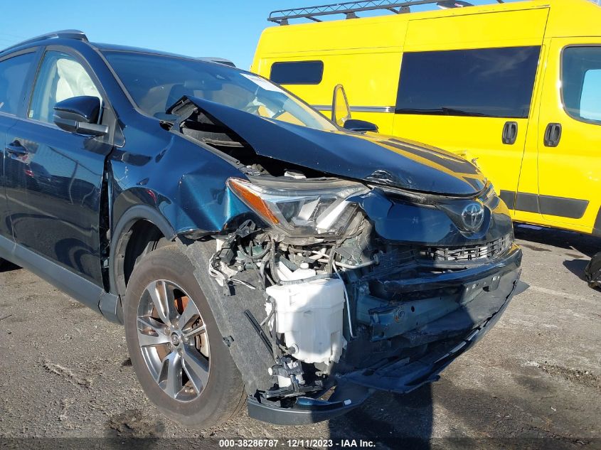 2018 TOYOTA RAV4 XLE - JTMRFREVXJJ239646