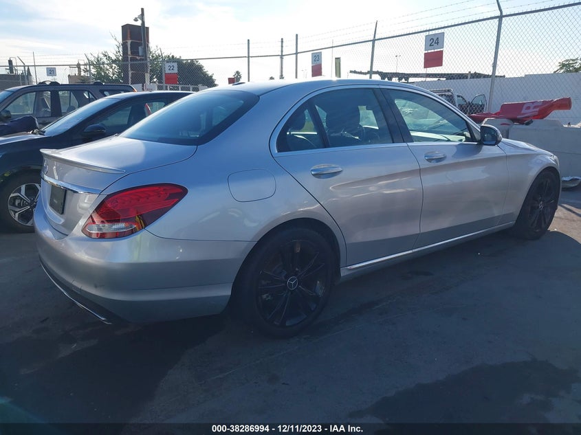 VIN 55SWF4JB7JU271896 2018 MERCEDES-BENZ C 300