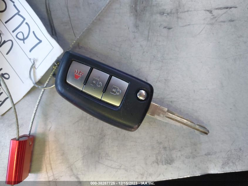 2017 NISSAN ROGUE S - KNMAT2MT2HP583430